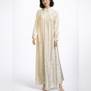 Vtg APPEL Winter White Asian Satin Tapestry Maxi Nightgown